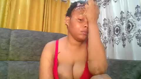 Snapshot of queenbeiby05 chatting on 27, 5, 2026 queen online show from 27, 5, 2026