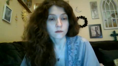 Snapshot of queencrimsonlvx chatting on 21, 6, 2026 queencrimsonlvx online show from 21, 6, 2026