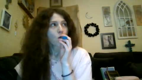 Snapshot of queencrimsonlvx chatting on 7, 7, 2026 queencrimsonlvx online show from 7, 7, 2026