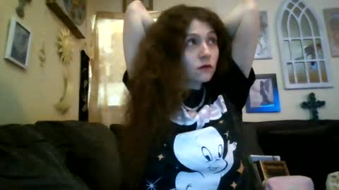 Snapshot of queencrimsonlvx chatting on 12, 7, 2026 queencrimsonlvx online show from 12, 7, 2026