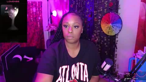 Snapshot of queencroze chatting on 9, 11, 2025 Queen Cherise Roze online show from 9, 11, 2025