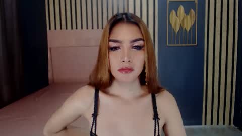 queenemeraldts online show from 19, 12, 2024