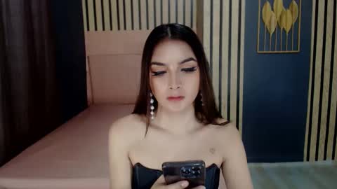 queenemeraldts online show from 22, 1, 2025