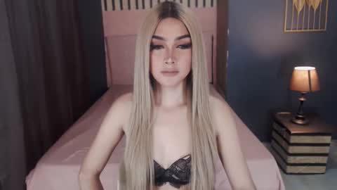 queenemeraldts online show from 26, 2, 2025