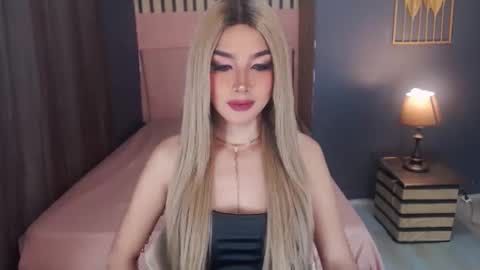 queenemeraldts online show from 27, 2, 2025