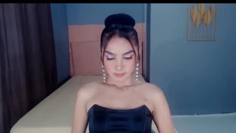 queenemeraldts online show from 17, 10, 2025