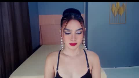 queenemeraldts online show from 31, 10, 2025