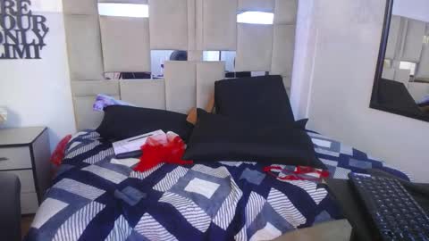 QUEENJEENN online show from 14, 12, 2024