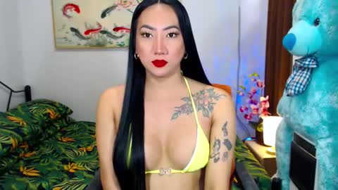 QUEEN online show from 27, 1, 2025