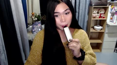 Snapshot of queenofcum169xx chatting on 19, 7, 2026 Mikka online show from 19, 7, 2026