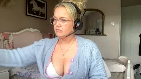 Snapshot of queenp333 chatting on 11, 5, 2026 PrincessP333 online show from 11, 5, 2026