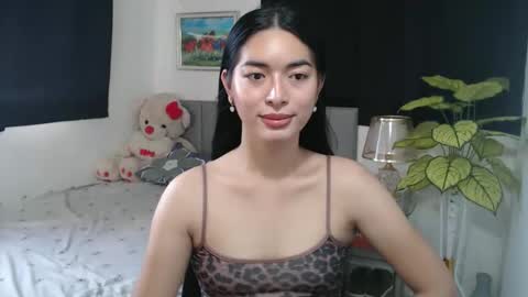 QueenPinay69 online show from 12, 10, 2025