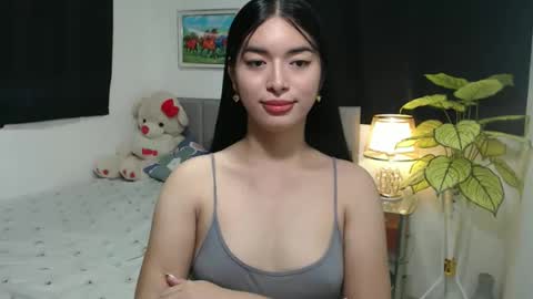 QueenPinay69 online show from 13, 10, 2025
