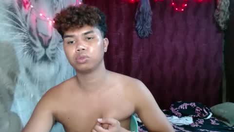 queenpinayebony_xx online show from 16, 5, 2026