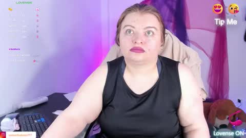 Snapshot of queensami7 chatting on 15, 12, 2025 Samantha online show from 15, 12, 2025