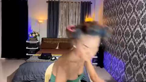 Snapshot of queenvalentinats chatting on 1, 7, 2026 ValentinaMoone online show from 1, 7, 2026