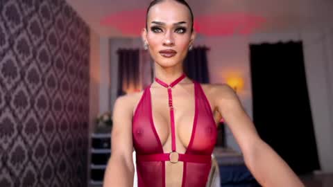 Snapshot of queenvalentinats chatting on 12, 7, 2026 ValentinaMoone online show from 12, 7, 2026