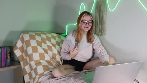 Snapshot of quervoqueen1 chatting on 2, 12, 2024 Bri online show from 2, 12, 2024