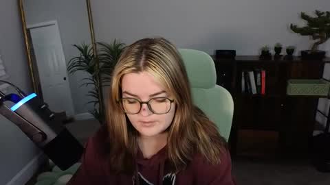 Snapshot of quervoqueen1 chatting on 22, 9, 2025 Bri online show from 22, 9, 2025