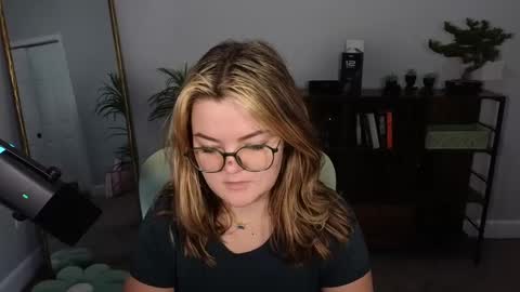 Snapshot of quervoqueen1 chatting on 26, 9, 2025 Bri online show from 26, 9, 2025