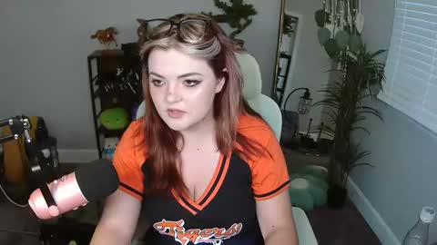Snapshot of quervoqueen1 chatting on 16, 3, 2026 Bri online show from 16, 3, 2026