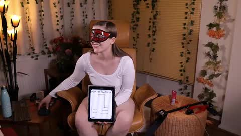 QuinnMonroe online show from 18, 2, 2025