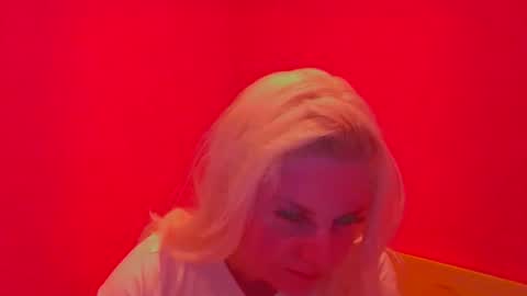 Snapshot of qv3ncrazy chatting on 30, 12, 2024 CRAZYCRYSTALCRAYAZIONZ online show from 30, 12, 2024