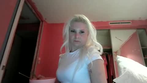 Snapshot of qv3ncrazy chatting on 30, 12, 2024 CRAZYCRYSTALCRAYAZIONZ online show from 30, 12, 2024