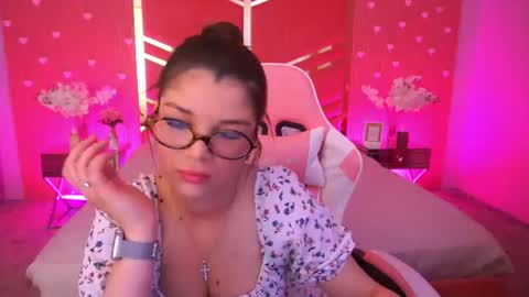 Snapshot of qweenlina chatting on 18, 6, 2026 Karolina online show from 18, 6, 2026