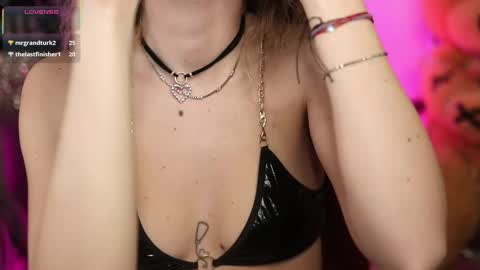 Nova Hollis online show from 14, 3, 2026