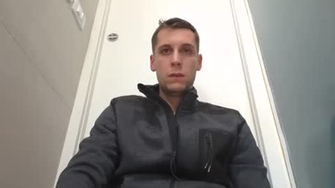 qwerty96cuck96 online show from 2, 1, 2025