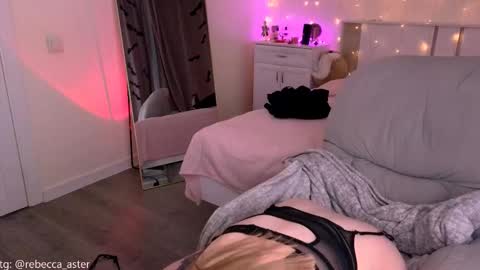 Rebecca  Becc online show from 13, 12, 2025