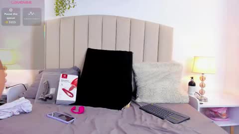 Snapshot of rachel_donnelly chatting on 5, 10, 2025 Rachel Donnelly online show from 5, 10, 2025