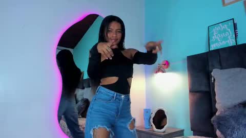 Snapshot of rachel_martinez chatting on 28, 2, 2025 RACHEL online show from 28, 2, 2025