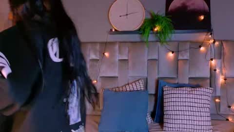 Snapshot of rachel_martinez chatting on 22, 10, 2025 RACHEL online show from 22, 10, 2025