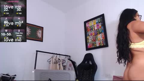 Snapshot of rachell_420 chatting on 18, 12, 2025 rachell_420 online show from 18, 12, 2025