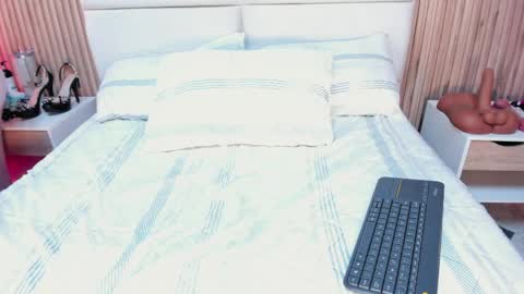 Snapshot of rachell_queenn1 chatting on 3, 5, 2026 rachell_queenn1 online show from 3, 5, 2026