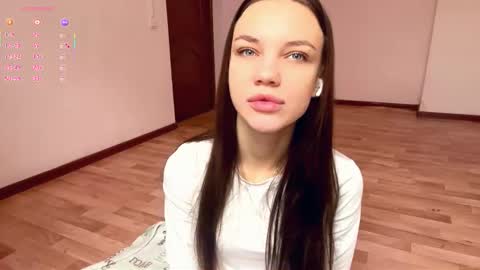 Snapshot of rachelpoisso chatting on 12, 11, 2025 Rachel online show from 12, 11, 2025