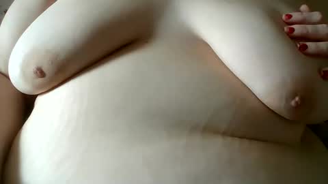 Snapshot of rachs_wardrobe chatting on 22, 10, 2025 rachs_wardrobe online show from 22, 10, 2025