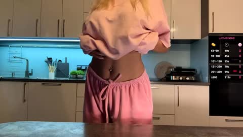 Mila online show from 11, 4, 2026