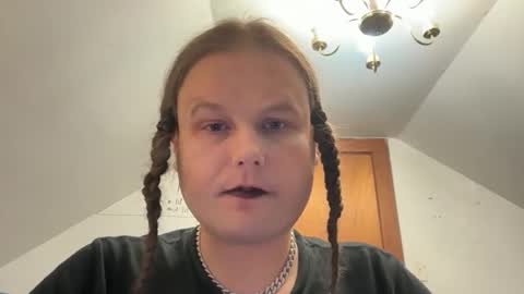 Snapshot of raeganv chatting on 10, 2, 2026 raeganv online show from 10, 2, 2026