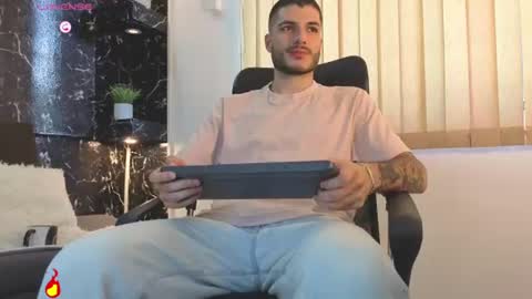 Snapshot of rafael_mendez chatting on 12, 6, 2026 R A F A E L online show from 12, 6, 2026
