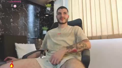 Snapshot of rafael_mendez chatting on 13, 6, 2026 R A F A E L online show from 13, 6, 2026