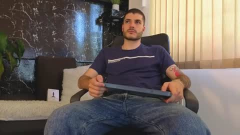 Snapshot of rafael_mendez chatting on 17, 7, 2026 R A F A E L online show from 17, 7, 2026