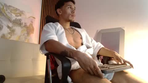 Snapshot of rafaelstone chatting on 5, 1, 2025 IG online show from 5, 1, 2025