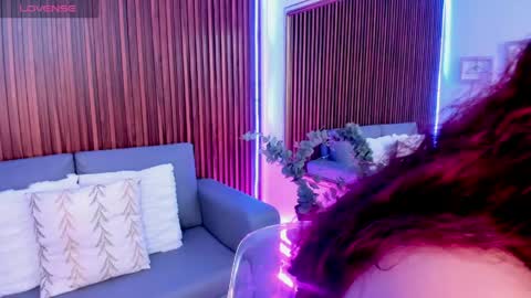 Snapshot of raichell_sweet_curvy chatting on 2, 6, 2026 raichell_sweet_curvy online show from 2, 6, 2026