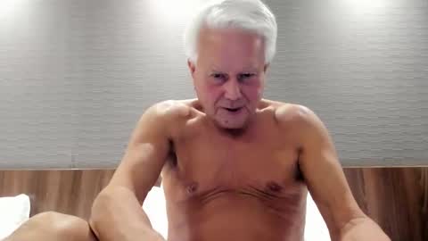 Snapshot of randythompson48 chatting on 6, 3, 2025 Silver Stallion TwitterRandyth53496071  and  ladyenglishxxx online show from 6, 3, 2025