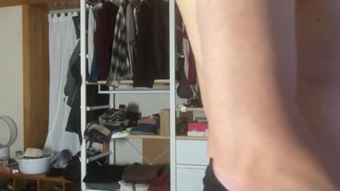 Snapshot of randytoy chatting on 6, 10, 2025 randytoy online show from 6, 10, 2025