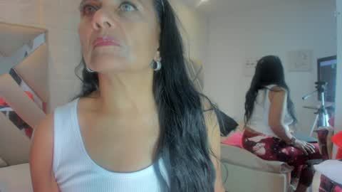 Snapshot of raquel_moore chatting on 7, 2, 2025 Raquel Moore online show from 7, 2, 2025