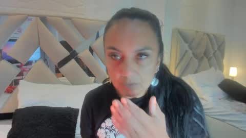 Snapshot of raquel_moore chatting on 10, 2, 2025 Raquel Moore online show from 10, 2, 2025